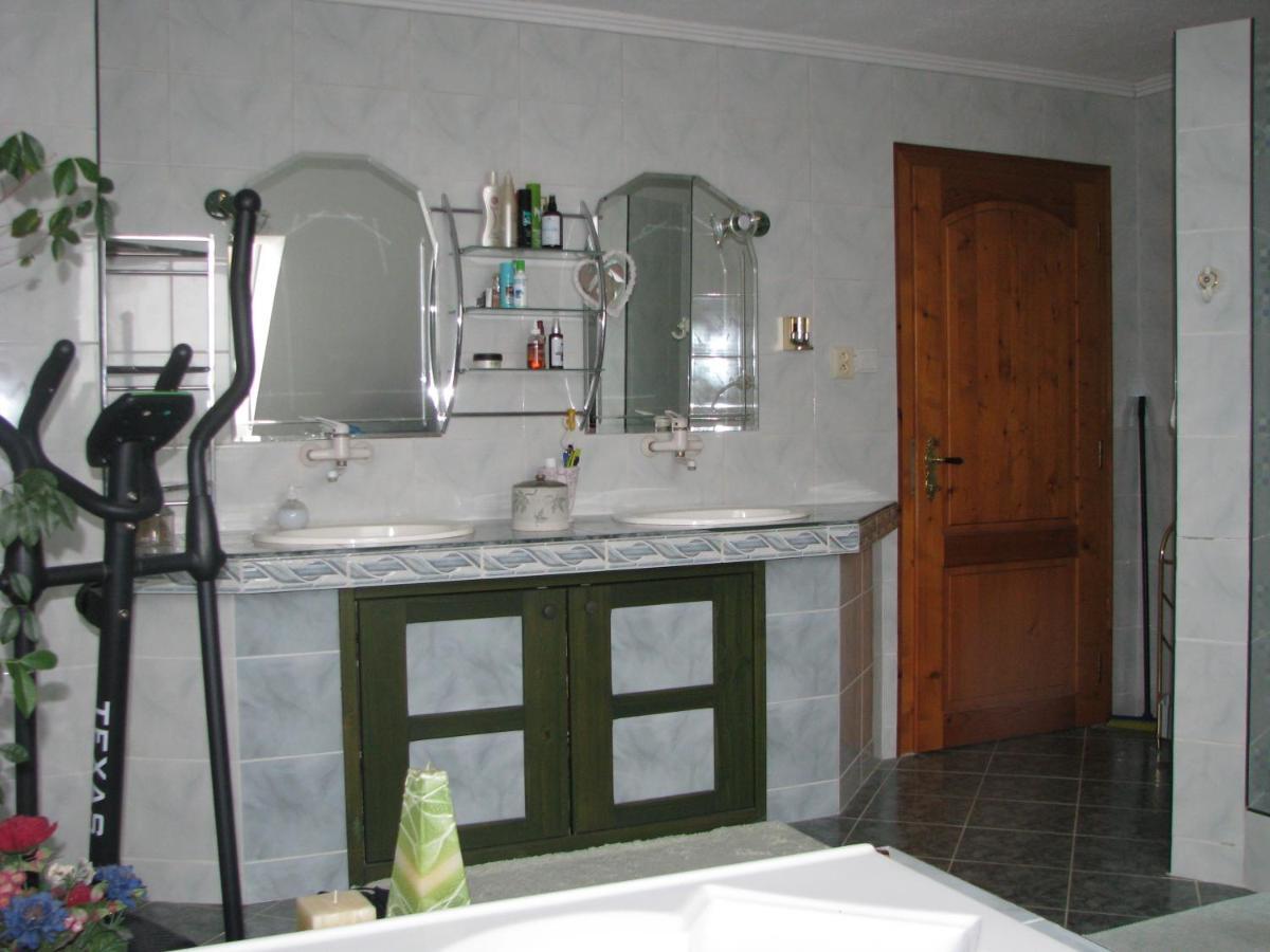 Penzion Piano Apartment Liptovsky Mikulas Luaran gambar